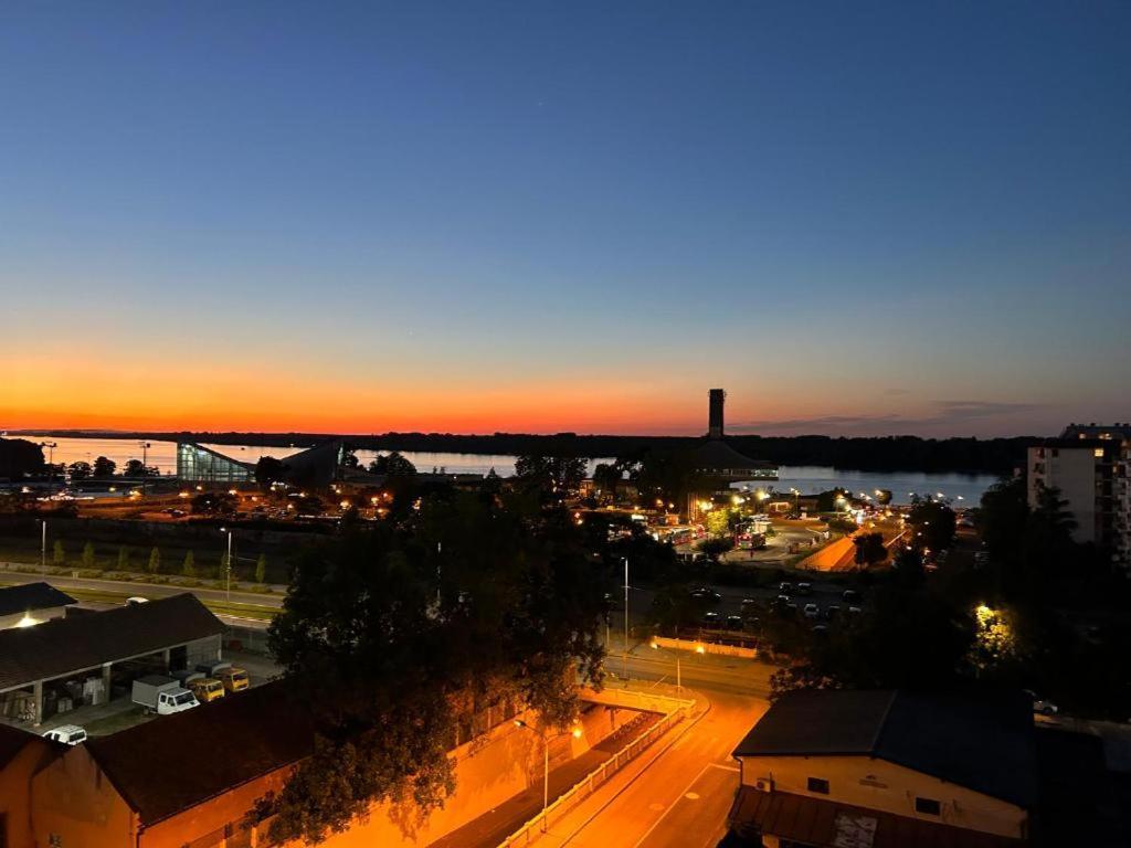 Kelti Lägenhet Belgrad Exteriör bild